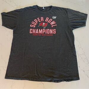 Tampa Bay Buccaneers Super Bowl Champions tee shirt- Men’s XL